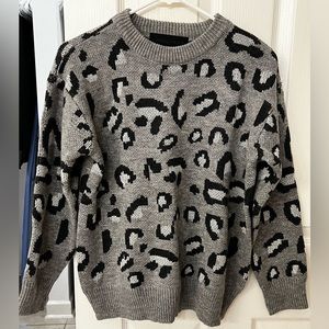 crew neck leopard sweater